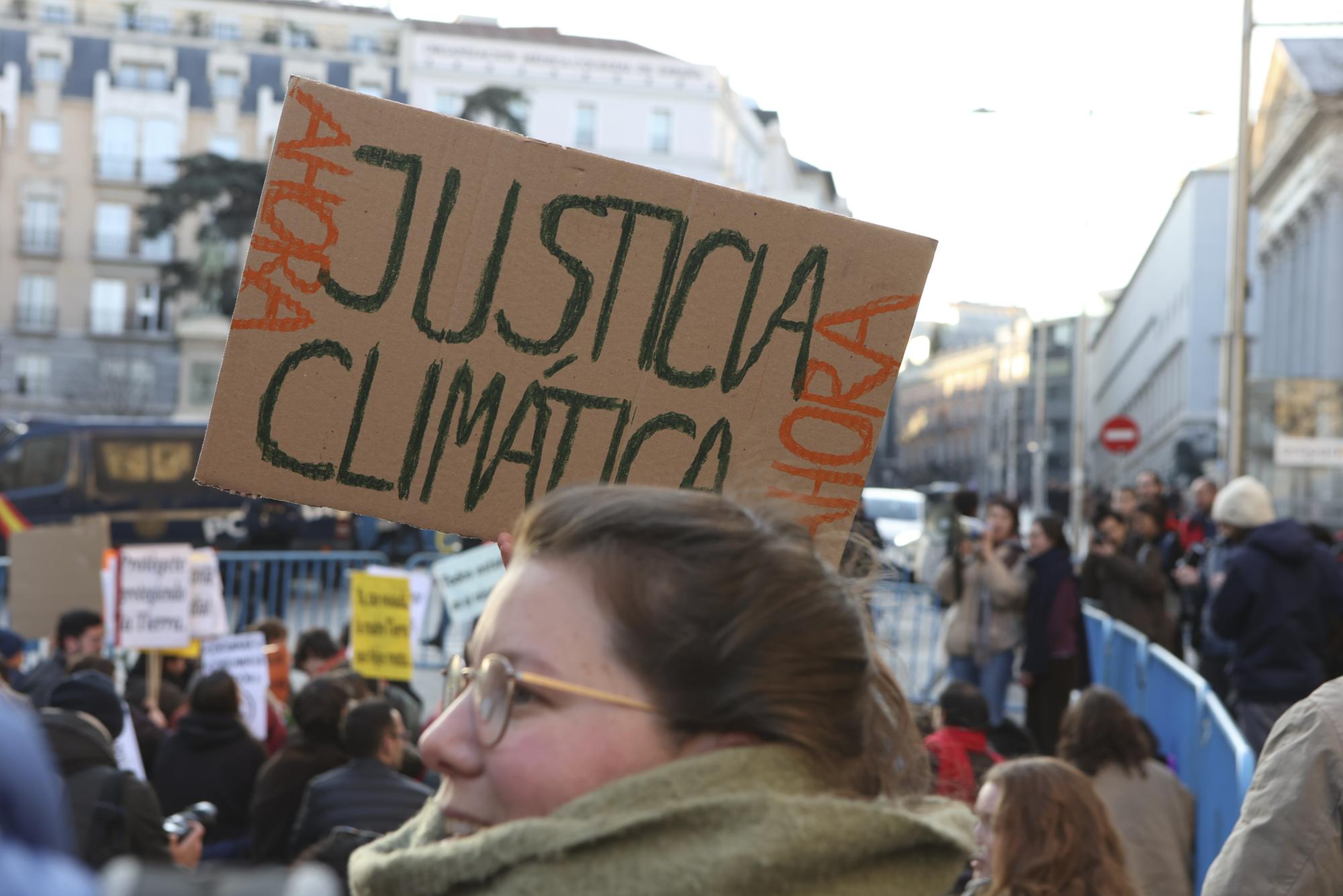 Acción por el Clima, Fridays for Future Madrid, en el Congreso - 3